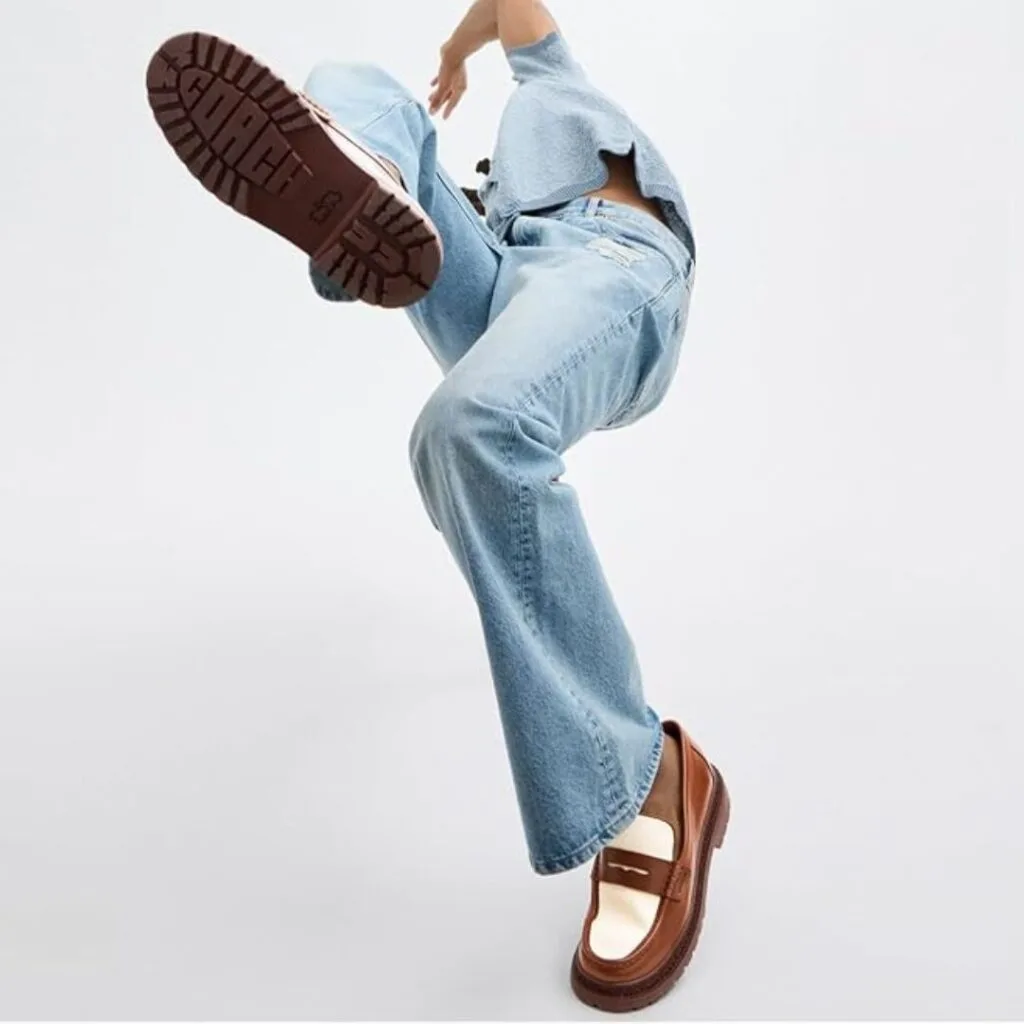 Coach Cooper Canvas Loafers – Relaxed canvas loafers for summer days, perfect for city loafers style and lightweight comfort.