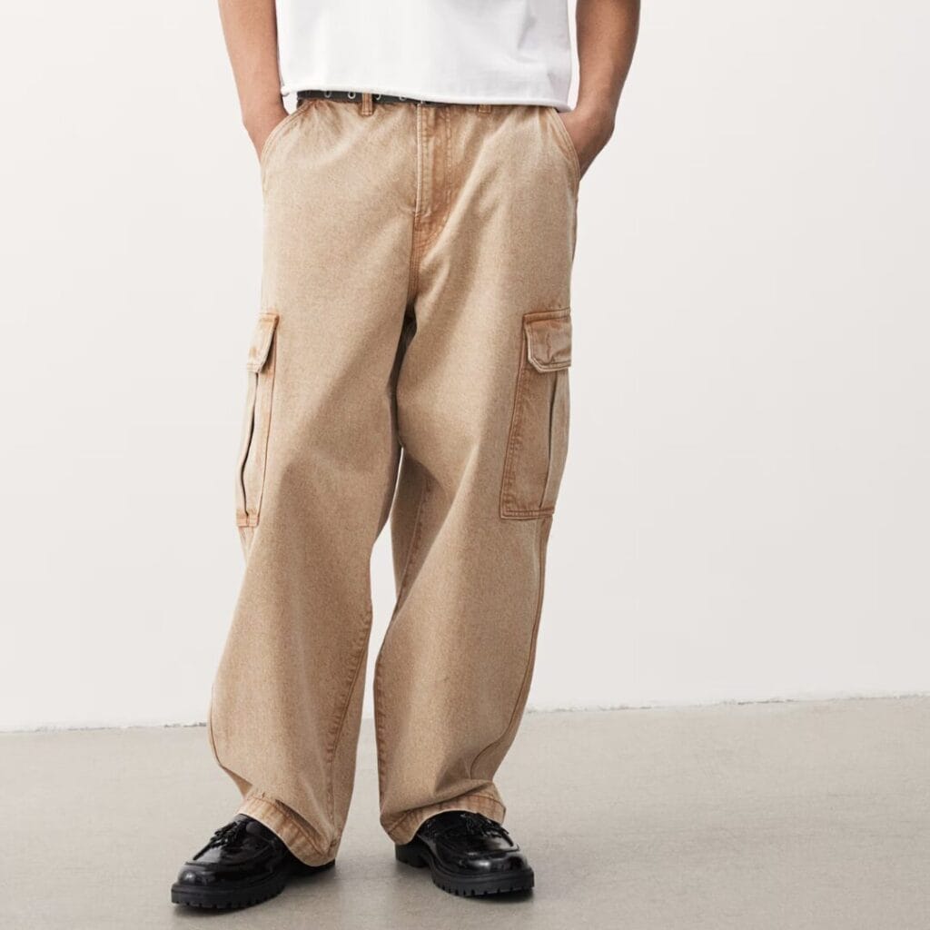 H&M Loose Cargo Jeans in Beige