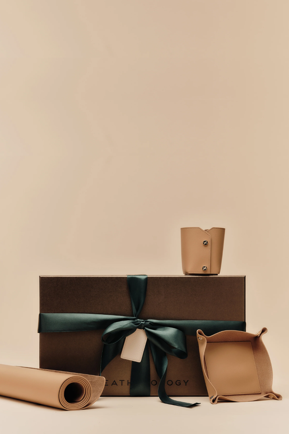 Leatherology Desk Essentials Gift Set in Tan