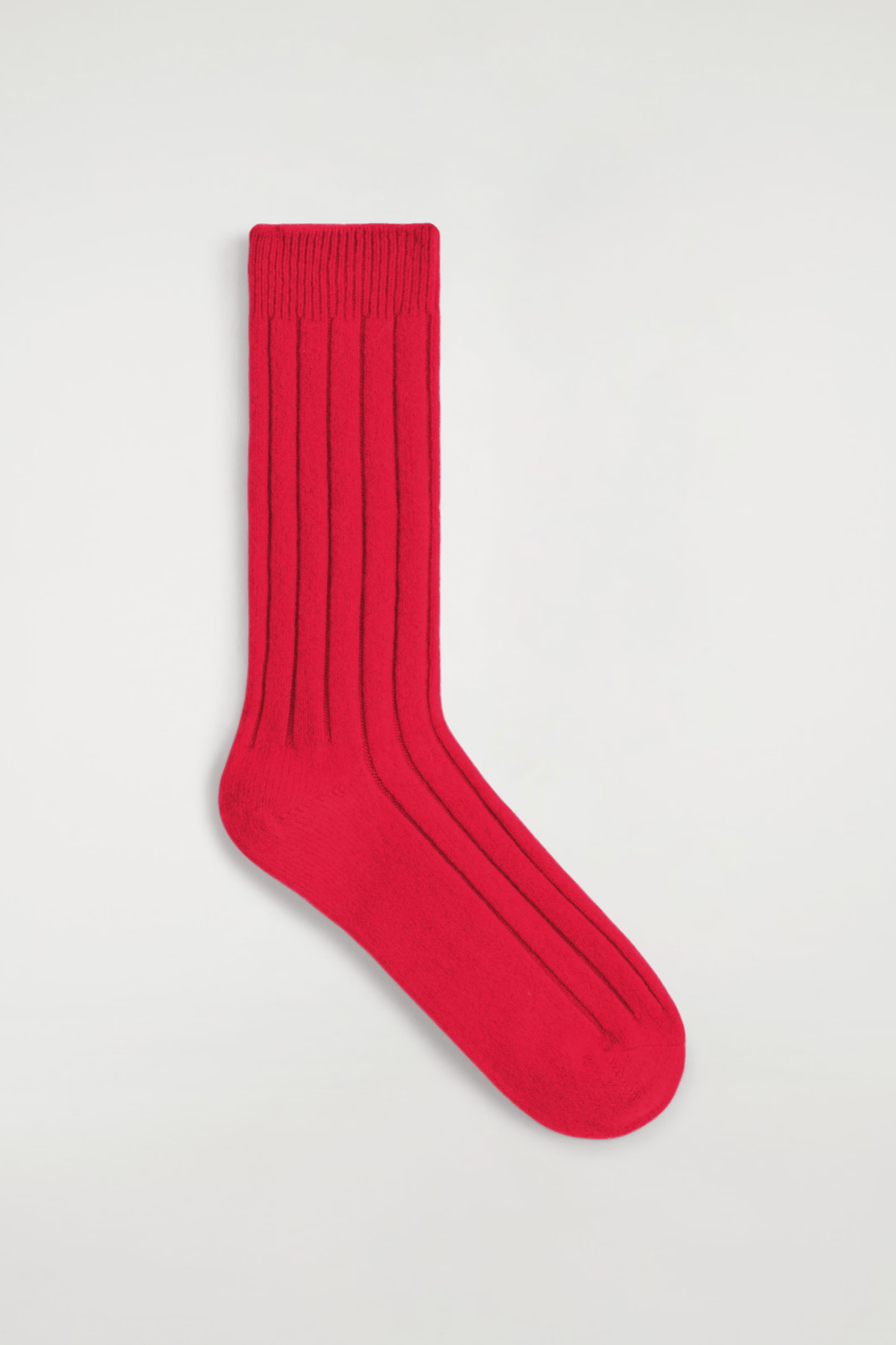 COS RIBBED CASHMERE SOCKS in Red